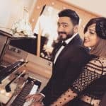 انفعال تامر حسني على معجب اقترب من زوجته
