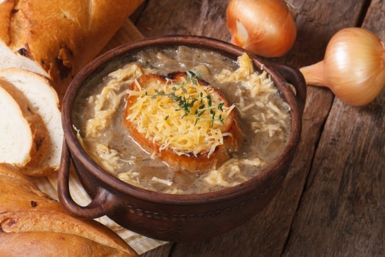 طريقة عمل شوربة البصل لمتبعي الدايت