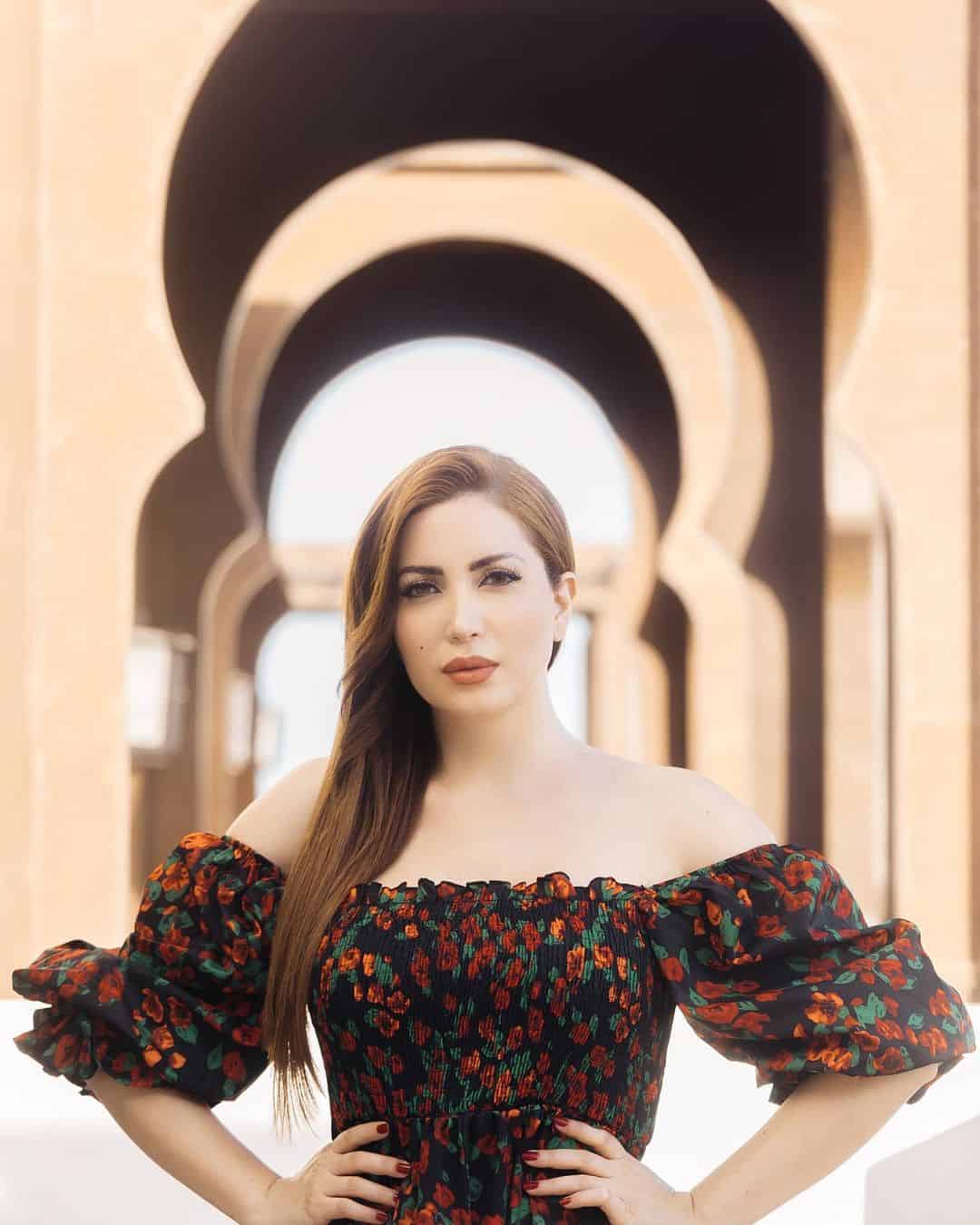 إطلالة محتشمة وأنيقة على طريقة نسرين طافش