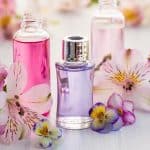 أهمية التأكد من مكونات العطور قبل شرائها