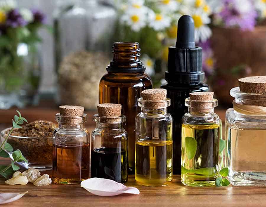 طرق استخدام زيت اللوز الحلو للشعر