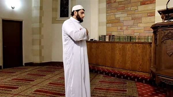 فيديو| حكم من نسى قراءة الفاتحة في صلاة الجماعة والمنفردة؟