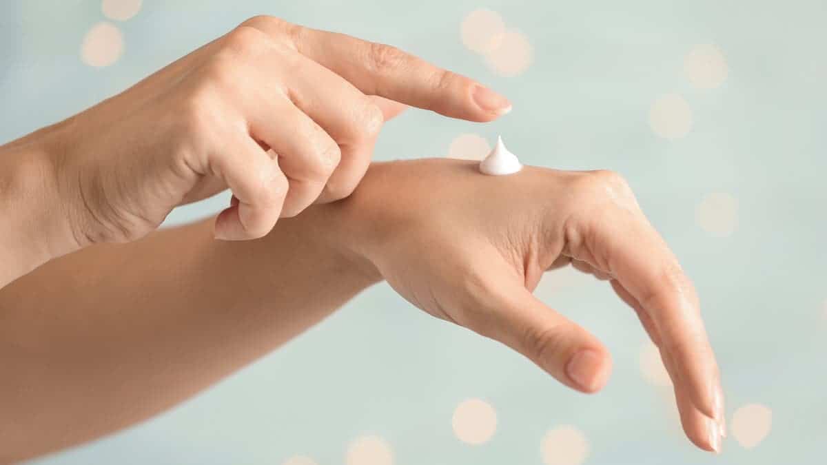 هل مرطب اليدين يؤثر على عمل المعقم؟