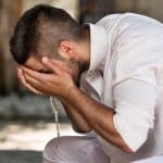 هل يؤجر الإنسان على الوضوء بالماء البارد مع وجود الدافئ؟