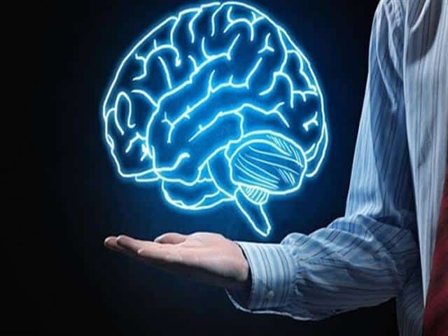 هل يؤثر فيروس كورونا على المخ ويسبب تسرب الأوعية الدموية؟
