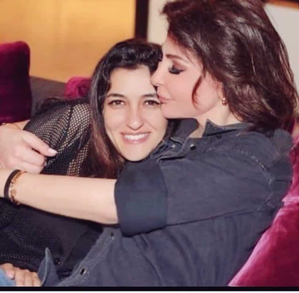 إليسا تعايد فتاة في عيد ميلادها وتطلق عليها هذا اللقب