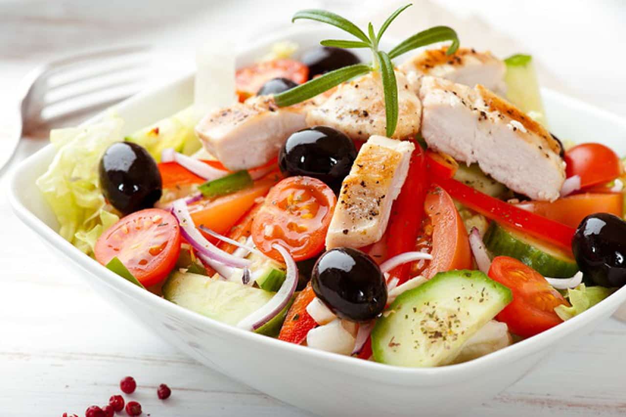 طريقة عمل سلطة الدجاج بوصفة شهية