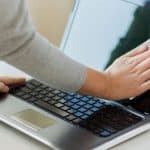 كيفية تنظيف الكمبيوتر المحمول بشكل سليم؟