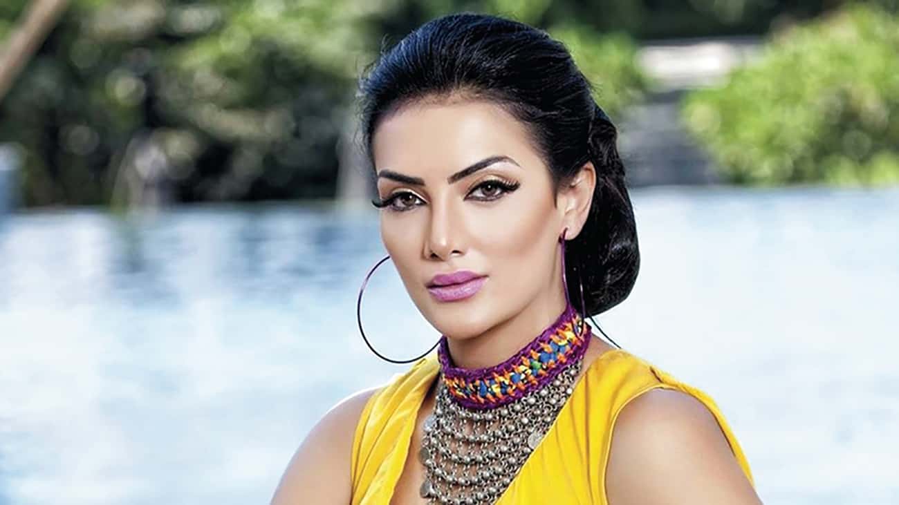 حورية فرغلي تخضع للجراحة الثانية لاستعادة أنفها