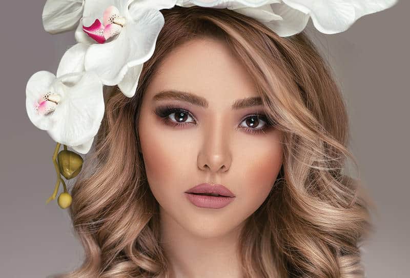 ألوان صبغات شعر 2021 الذهبية لإطلالة ربيعية متألقة وجذابة