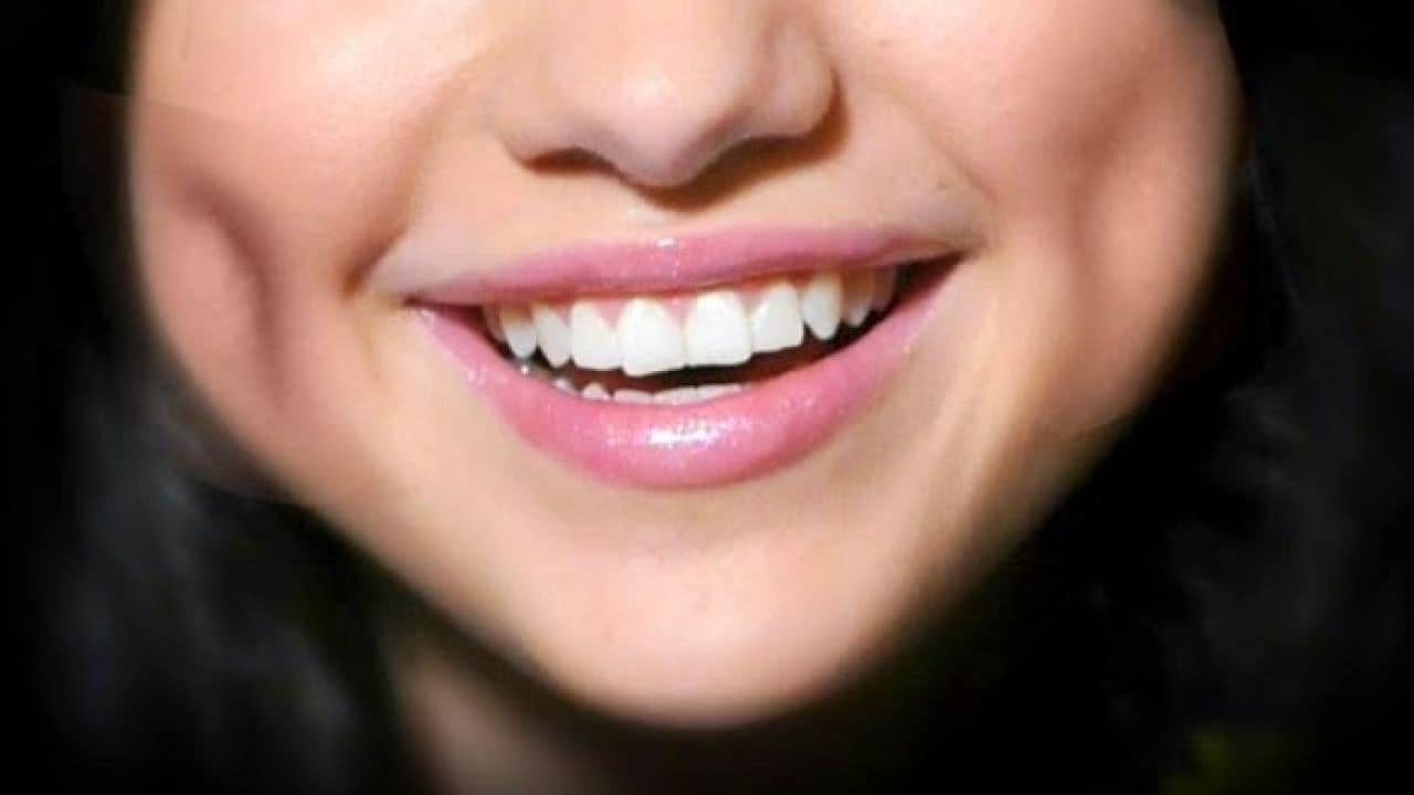 «الصحة» تحذر من التعامل مع «صانعي الغمازات» في الأسواق