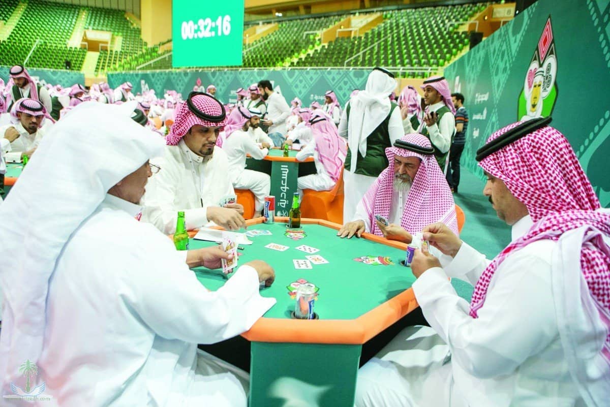 فيديو فتاوى.. ما حكم لعب البلوت؟