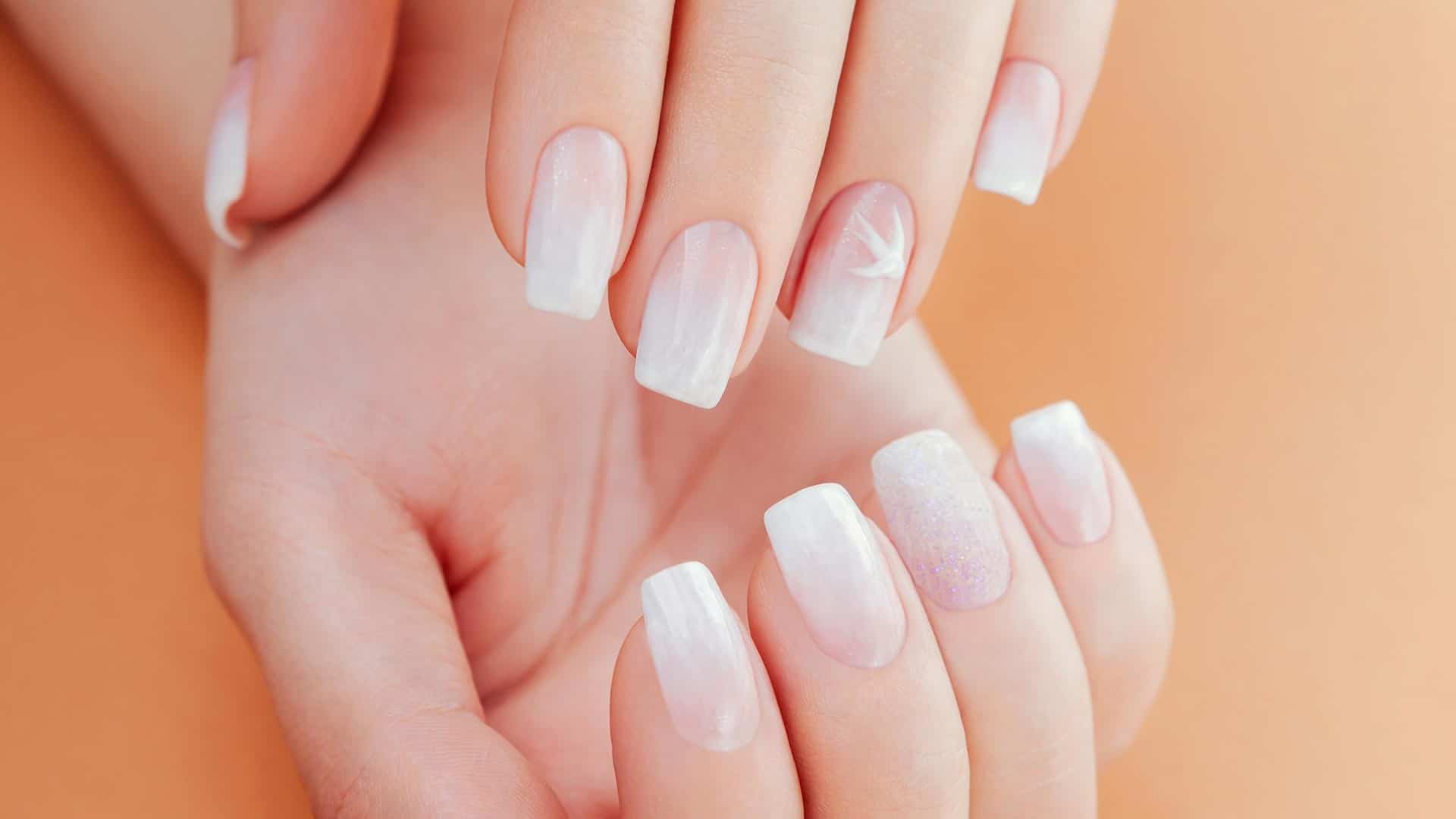 أطعمة تقوي الأظافر