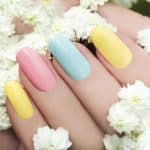 صيحات مانكير بألوان الباستيل الناعم لربيع 2021