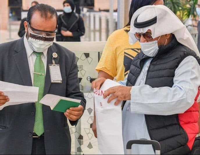 «مطار الملك خالد الدولي» يوضح أولى الرحلات الدولية بعد رفع التعليق