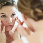 أسباب بهتان البشرة وطرق علاجها