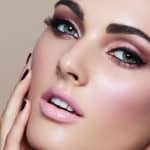 بخطوات بسيطة.. المكياج الزهري لإطلالة ساحرة في العيد