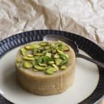 طريقة عمل حلى السميد بالفستق الحلبي