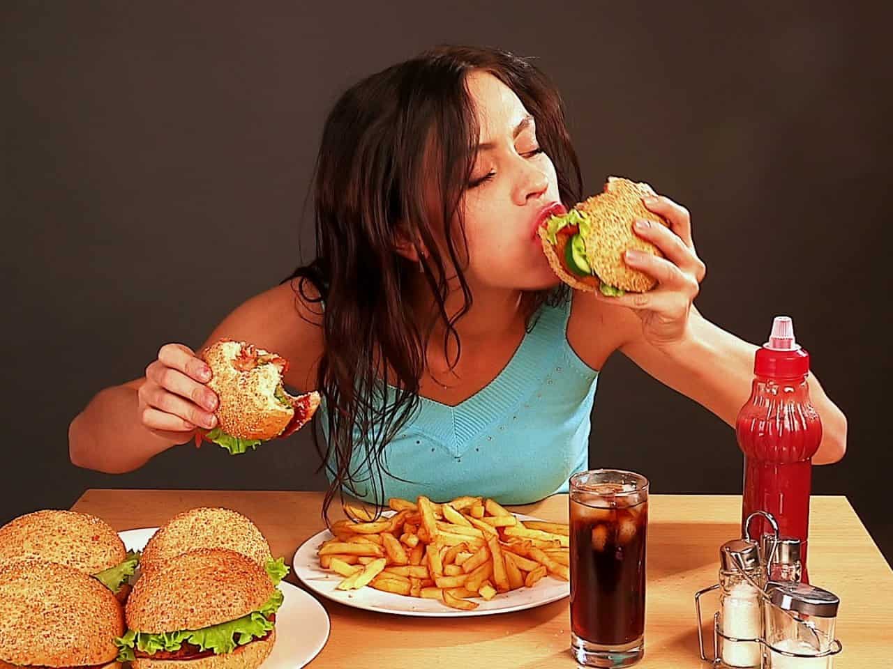 عادات غذائية تزيد من فرص الإصابة بالسرطان