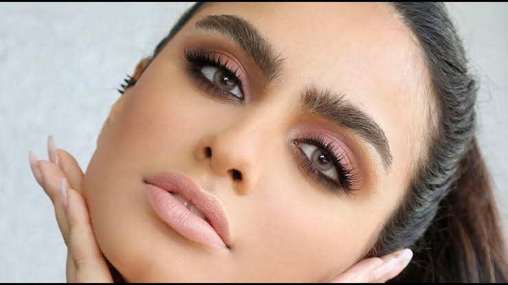 تطبيق مكياج للعيون الكبيرة .. 3 نصائح يمكنك الاعتماد عليها