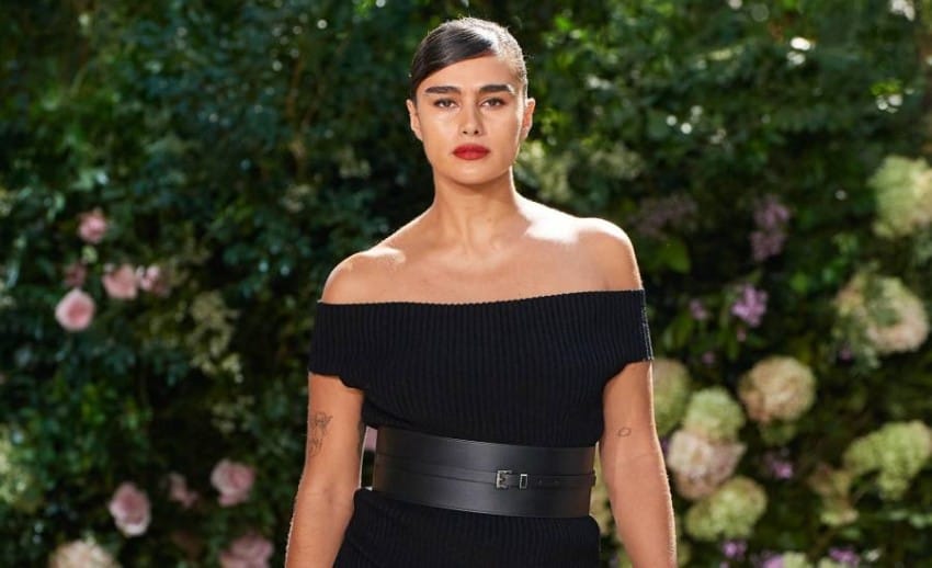 - الغرة على جنب