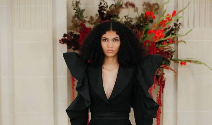 - الشعر الكيرلي المنفوش