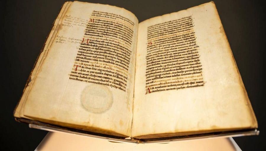 «دار كريستيز» تعرض مجموعة من المقتنيات النادرة في معرض الرياض الدولي للكتاب 2021