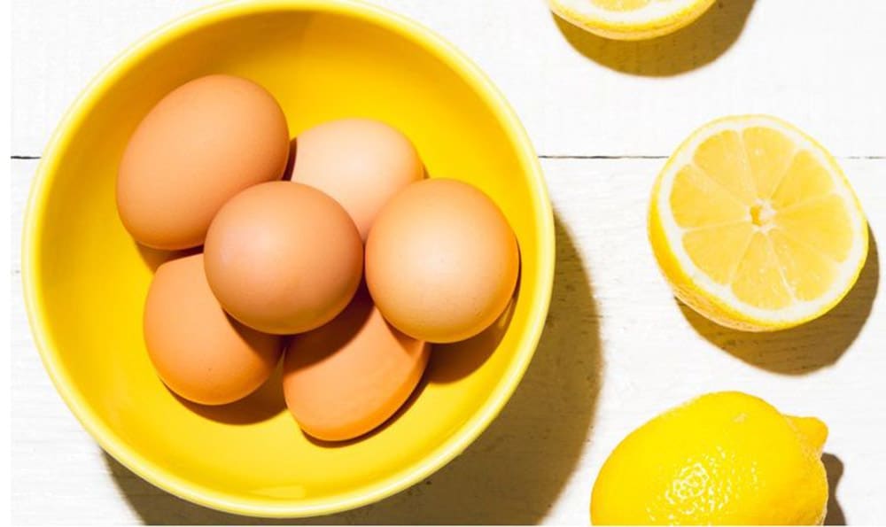 خطوات تحضير شامبو البيض لشعر صحي وأكثر لمعانًا