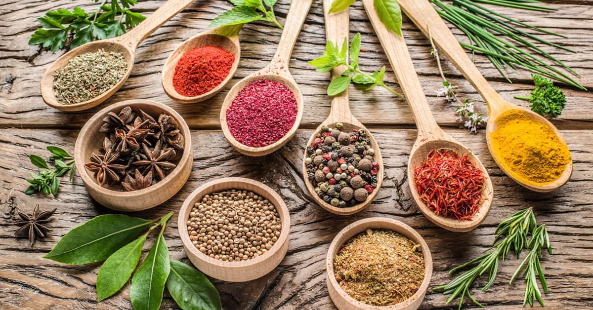 4 أعشاب طبيعية للنساء لا يمكن الاستغناء عنها