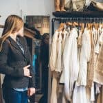 أزياء تخفي بروز البطن