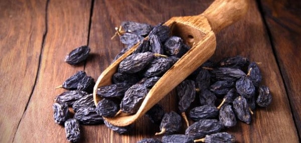 فوائد الزبيب الأسود للسيدات المذهلة لا يمكن توفعها