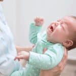 طرق علاج المغص للأطفال الرضع وأسبابه