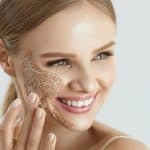 وصفات تقشير البشرة وتنظيفها في المنزل