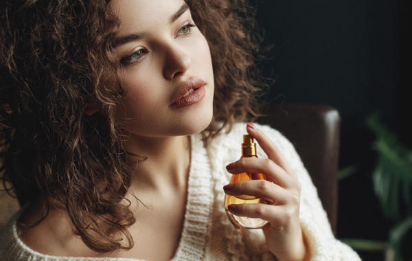 عطور الفانيليا لشتاء 2021 لإضفاء لمسة أنثوية تخطف القلوب