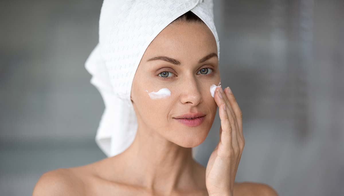 وصفات طبيعية لعلاج تجاعيد تحت العين