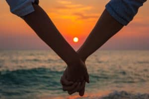 9 حالات يحتاج فيها الزوج إلى الجلوس بمفرده