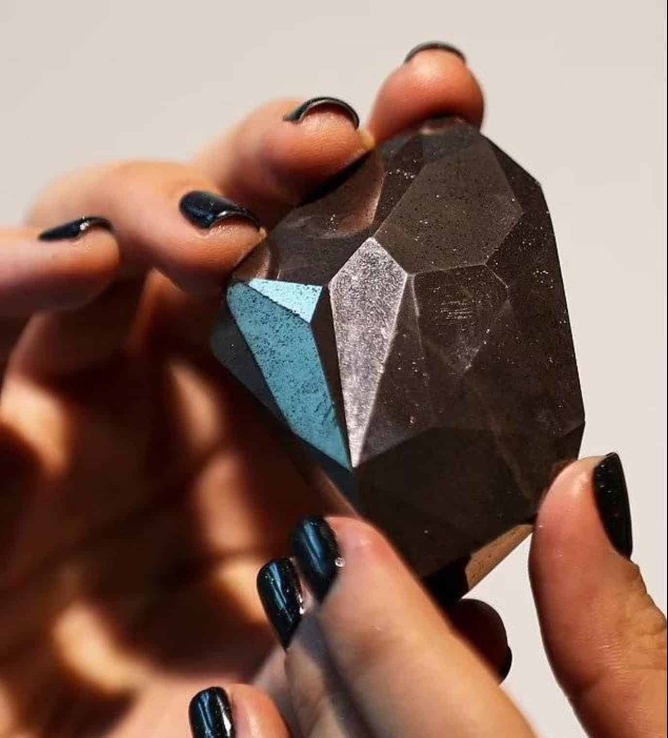 بيع أكبر ماسة مقطوعة بالعالم عمرها نحو مليار عام بهذا المبلغ