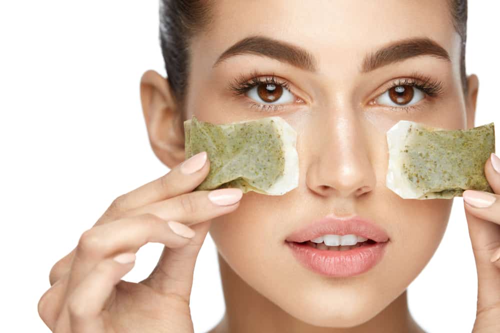 طرق استخدام أكياس الشاي الأخضر للبشرة