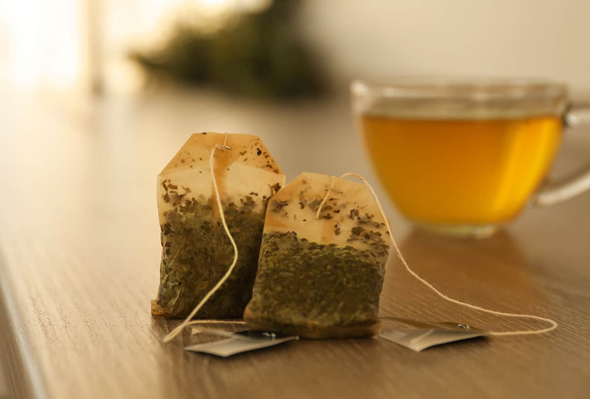 طرق استخدام أكياس الشاي الأخضر للبشرة