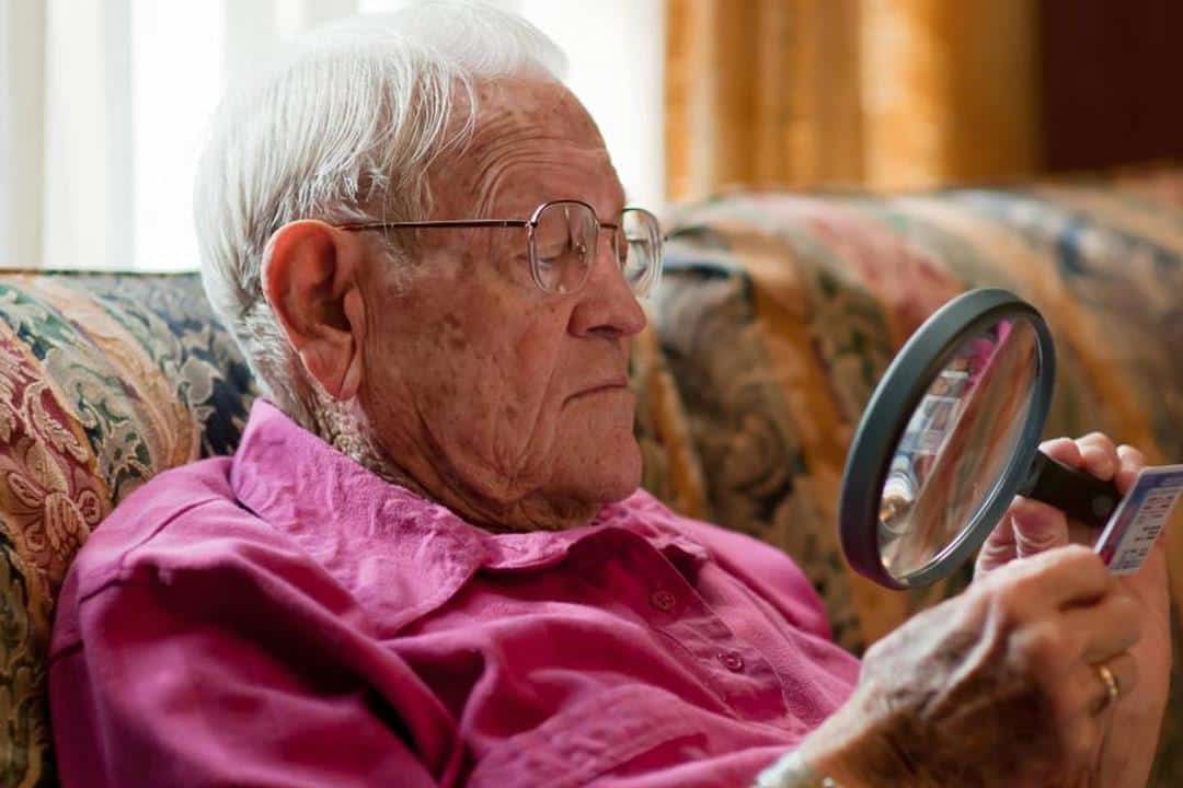 ارتجاف العيون عند التقدم في العمر .. حالة صحية بسيطة تؤدي لمضاعفات خطيرة