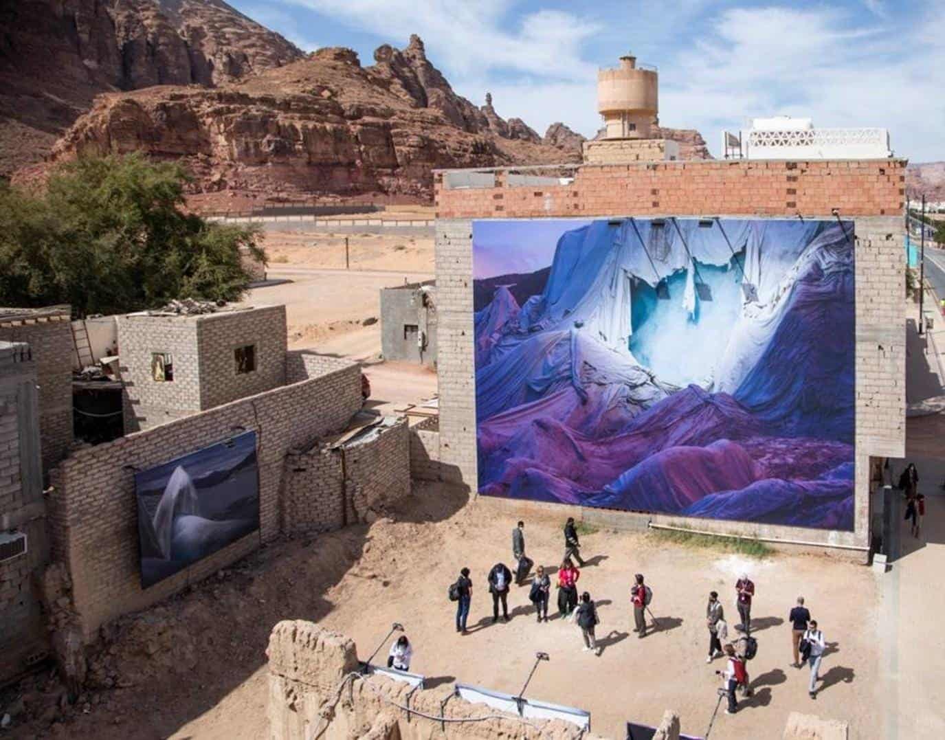 معرض كورثونا أون ذا موف