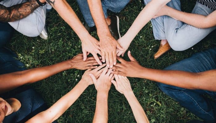 الفوائد النفسية للمشاركين في العمال التطوعية