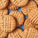 بسكويت بزبدة الفول السوداني بوصفة سهلة ولذيذة