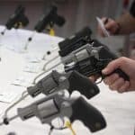 خطوات نقل رخصة سلاح عبر «أبشر»