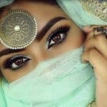 خطوات تطبيق مكياج العيون العربي الساحر