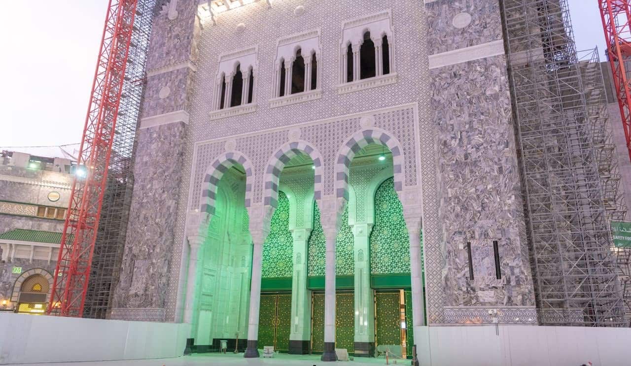باب الملك عبدالعزيز في المسجد الحرام