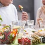 أطعمة تضر كبار السن