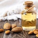 طريقة استخدام زيت اللوز الحلو للبشرة الجافة
