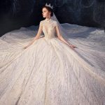 نصائح لارتداء فساتين الزفاف المنفوشة لإطلالة ملفتة وجذابة