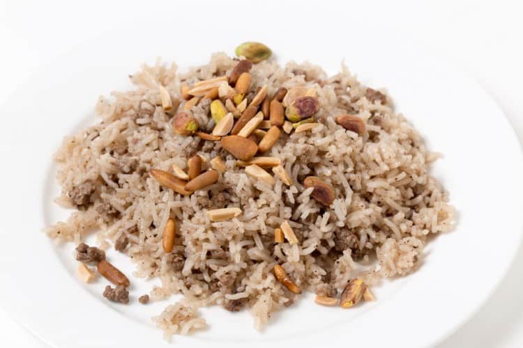 طريقة عمل رز بالخلطة واللحمة المفرومة في عزائم عيد الأضحى المبارك 2022